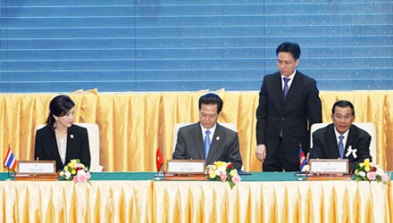 การสนทนาอย่างกระตือรือร้นเพื่อผลักดันสิทธิมนุษยชน